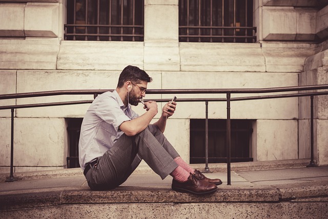 smartphone and gadget reviews hero image